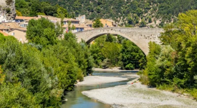 Pont roman de Nyons : entre prouesse technique et symbole de la ville